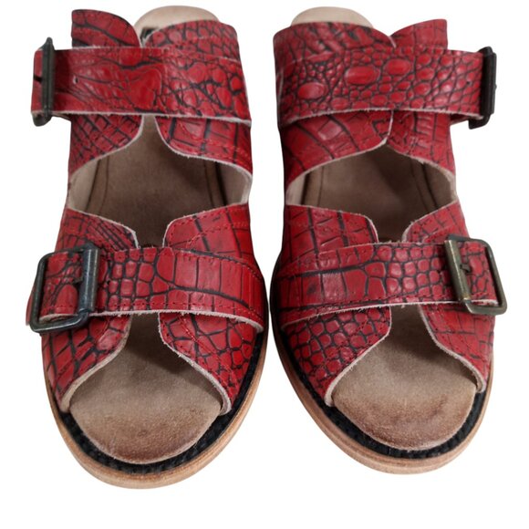 Freebird by Steven Caprice Red Leather Buckle Heeled Mule Sandals Size 9 Reptile - Picture 3 of 13